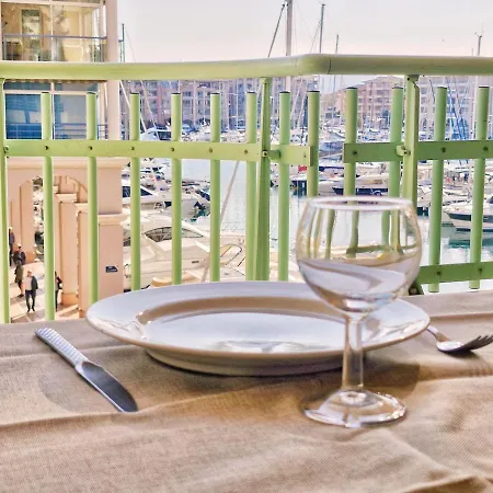 Apartment Vue Port & - Terrasse, Clim, Garage, Plages